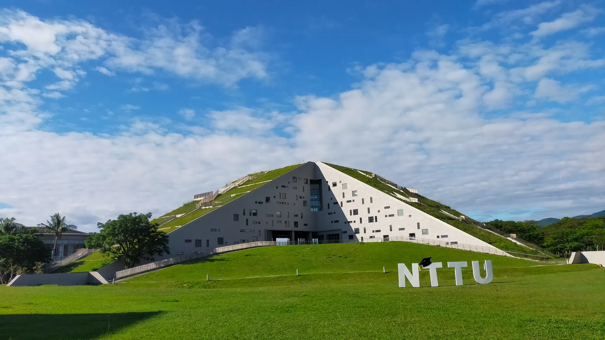 NO. 5 國立台東大學圖書資訊館