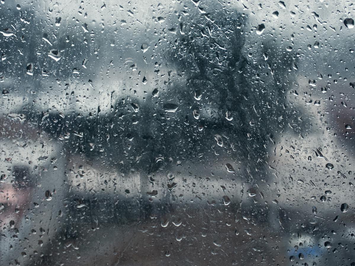 本週2波鋒面影響　週二週三慎防雷雨　中颱艾維尼增強中