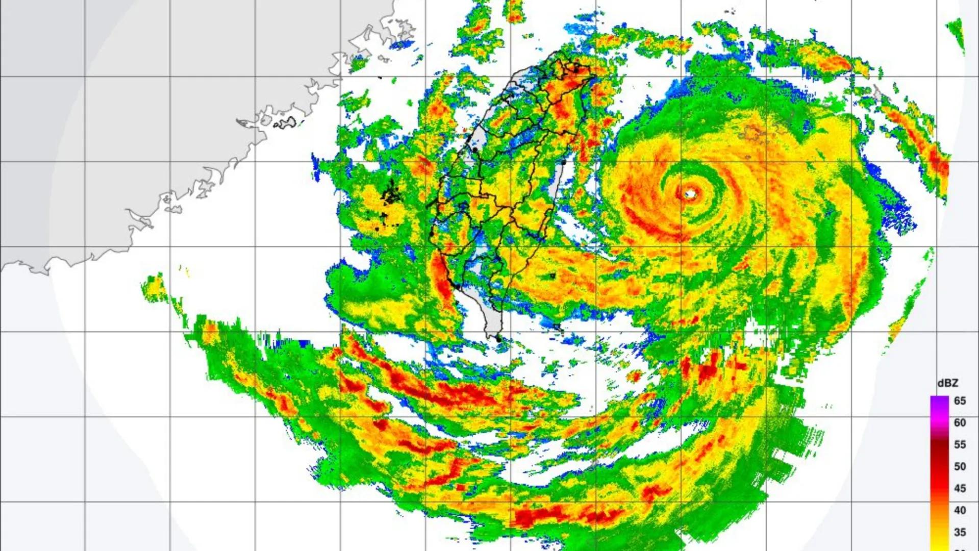 颱風凱米進逼宜花東首當其衝！鄭明典示警：雨帶類似莫拉克