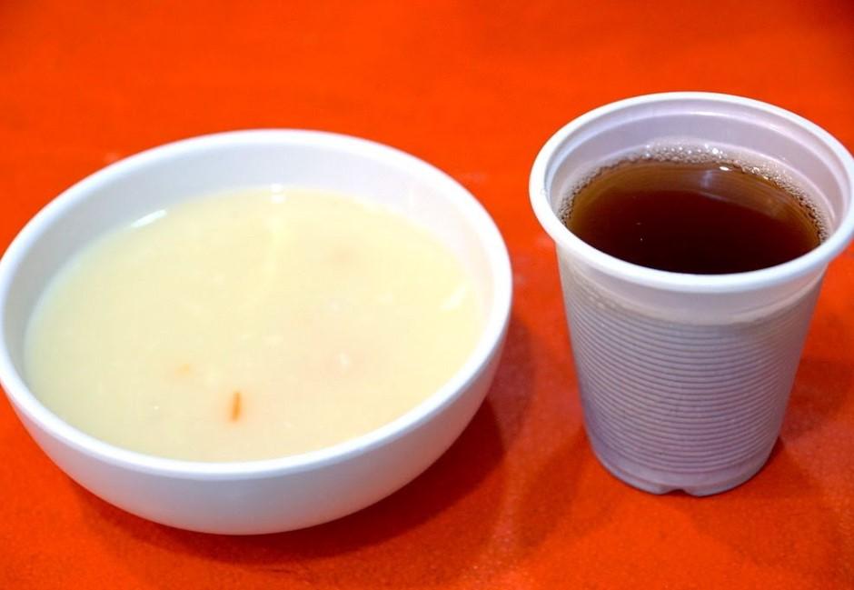 為何吃牛排都配濃湯+紅茶？老司機還曝「酥皮濃湯碗」噁心秘密…