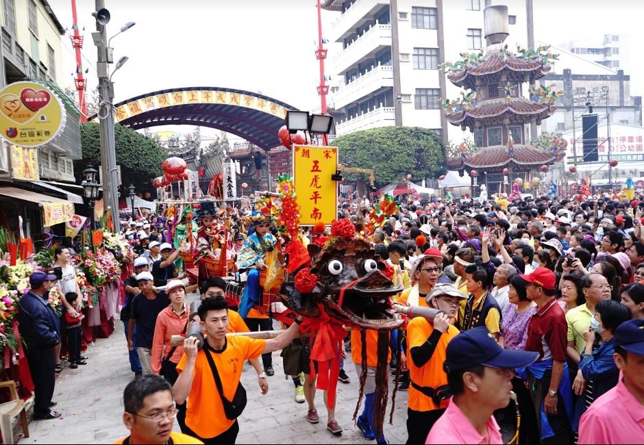 不只全台瘋媽祖！上白礁「蜈蚣陣」接力網友盛讚：此生必去