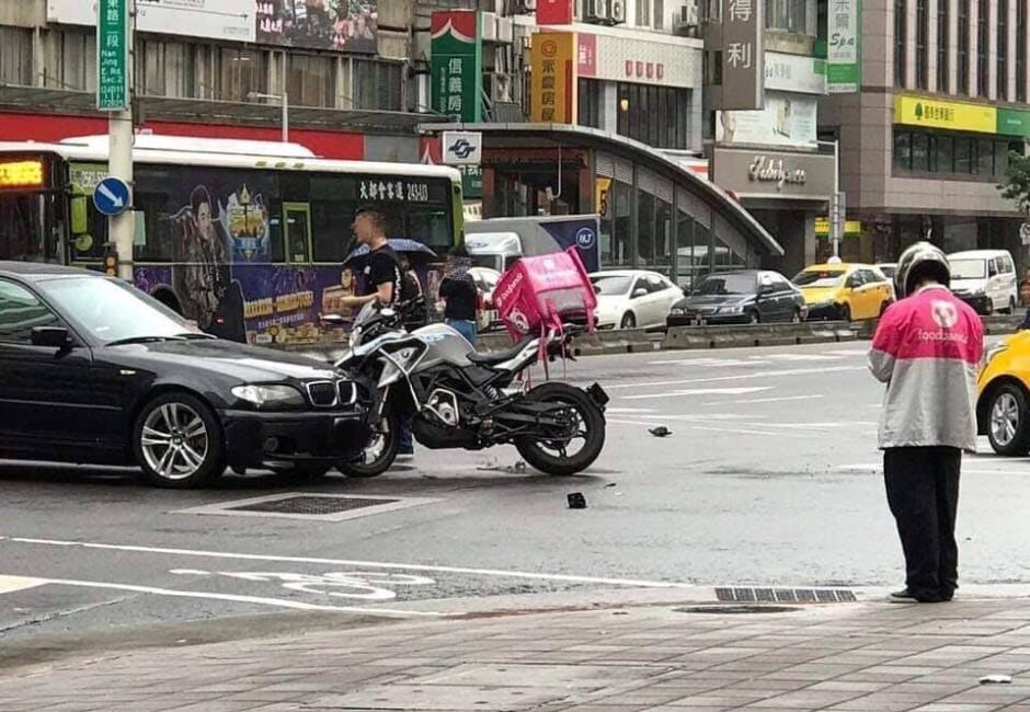 外送員車禍頻傳…揭露「假承攬真雇用」　朱立倫提3建議！