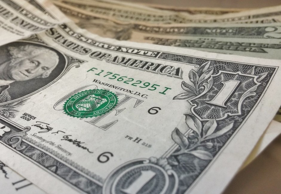 美國狂印鈔票美金卻飆漲？網友一致推這原因