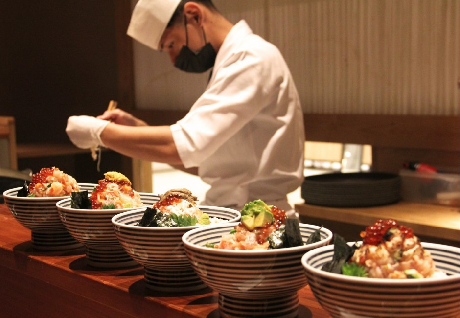 海鮮控快衝！東京第一《日本橋海鮮丼辻半》概念店插旗忠孝SOGO　豪華餐點享「開幕半價優惠」