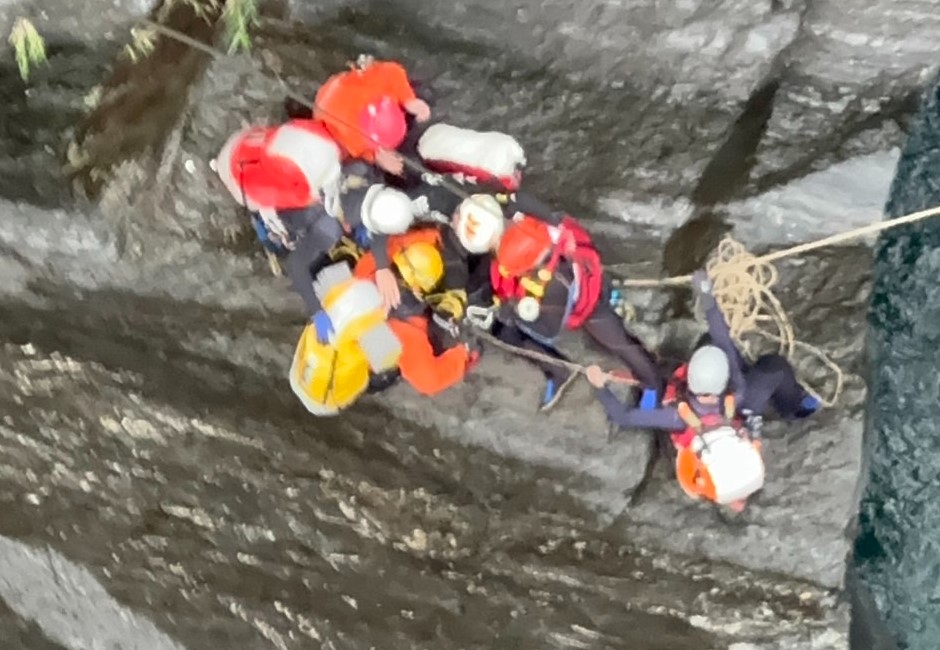 2死3失蹤！飛龍瀑布10人溯溪團遇山難　驚悚舊名「人頭瀑布」魯凱族列禁地