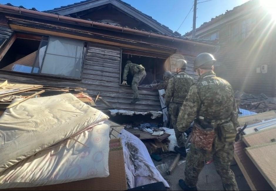 日本石川地震釀20死！7.6強震災情不斷傳出　機場跑道現裂縫、醫院斷電斷水