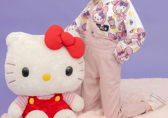 FB/Hello Kitty with Sanrio Friends