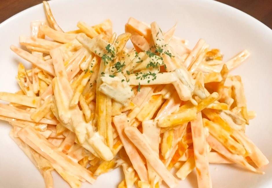 「卡辣姆久拌紅蘿蔔」好吃到狂續碗!日本人還拿它當下酒菜