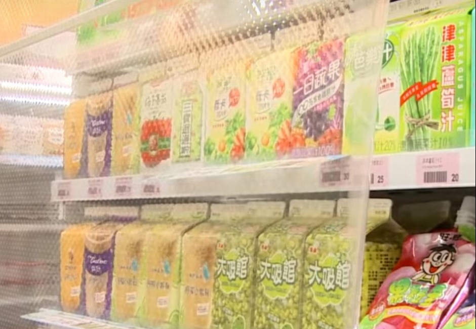 拿超商「透明簾」內飲料恐下場淒慘!店員澄清:它不為保冷省電