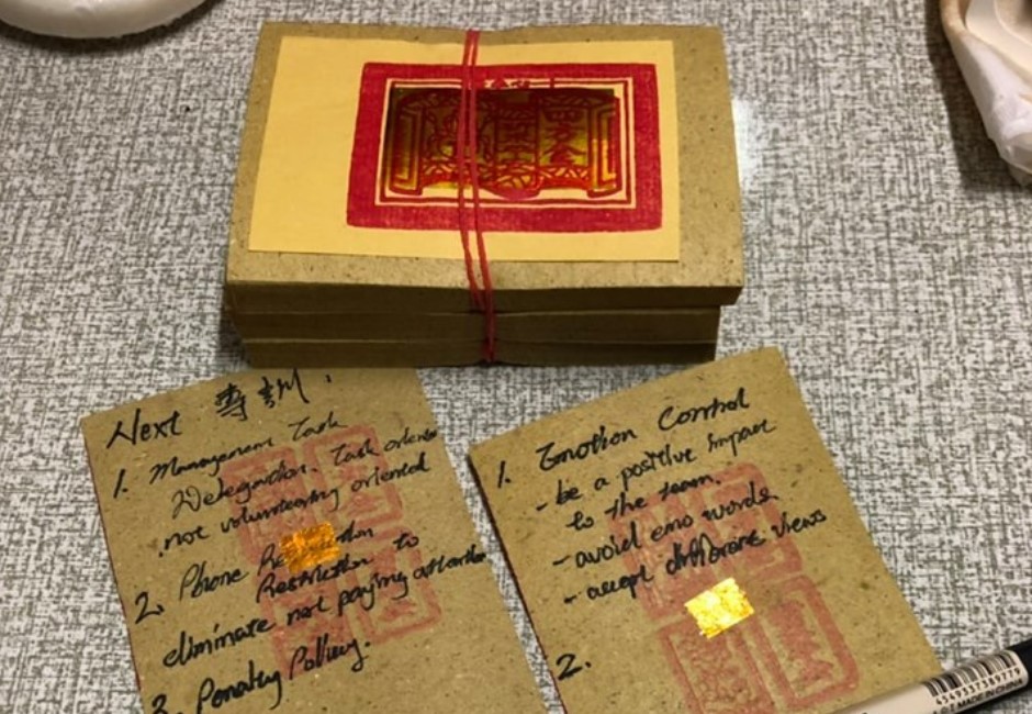 為何台灣便條紙綁橡皮筋還香香的?外國友人傻問他笑翻:讓你許願