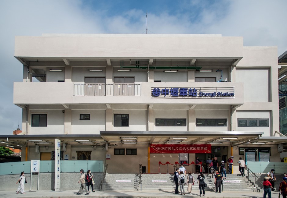 網傳中壢火車站現況「外籍勞工都買房了」 他曝:刻苦耐勞月薪50K很正常