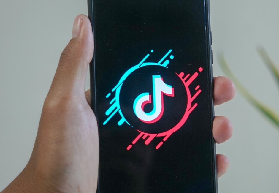 民間全面禁用抖音?唐鳳宣布「這一天」資安會報將討論 網友:改叫「抖英」