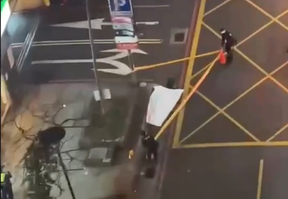 有圖慎入/桃園鬧區驚傳墜樓!33歲男「屍首分離」頭部噴飛對街超商