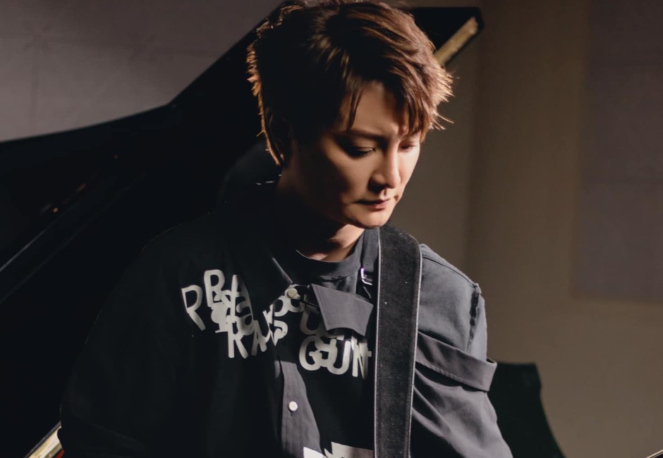 阿沁離開F.I.R.飛兒樂團!遭酸一腳踢開主唱Faye詹雯婷 開嗆「無腦酸民」:沒她少賺2億