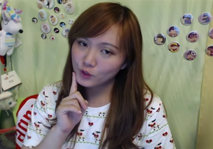 youtube/Annie Singing