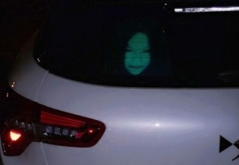你開車喜歡亂開遠光燈嗎？小心半夜遇見女鬼瞪著你！