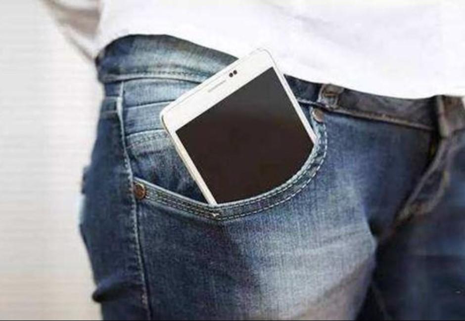 傷機又傷雞？7個放手機易致癌的「地雷區」 男生褲子口袋最母湯