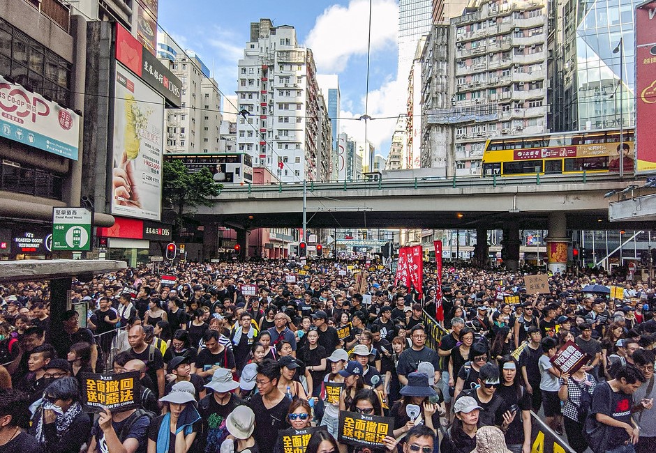 防堵香港議題謠言　臉書、推特開鍘近千中國帳號