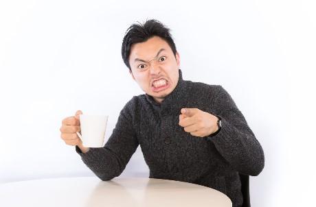 壽司店驚見母子「茶杯接尿」！5種讓人超傻眼的「餐廳奧客行為」