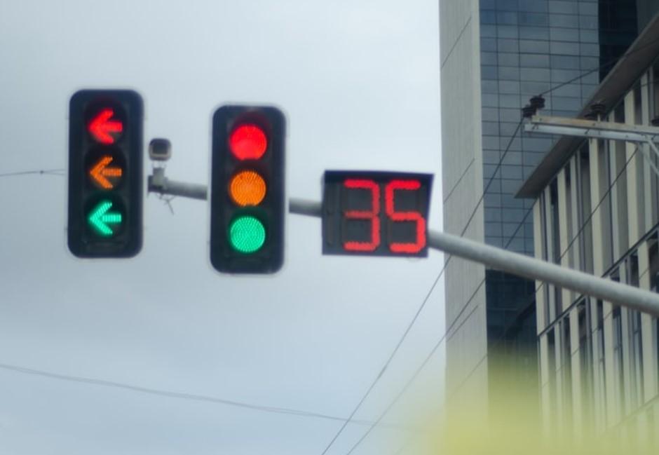 台灣紅綠燈為何有秒數？網友揭隱藏交通效益