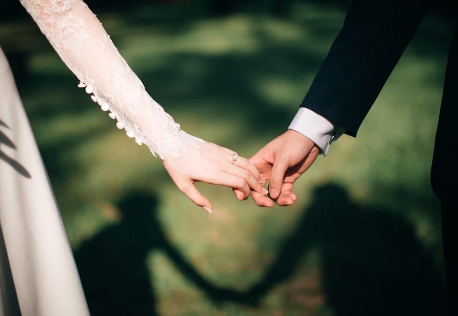 網熱議「身邊八年級生都已婚」！30歲結婚的多嗎？真實數據曝光