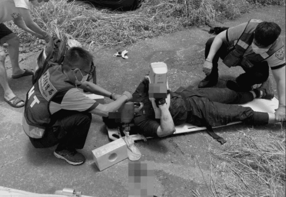 快訊／台南警追逃犯遭割喉濺血！36歲、27歲警雙亡　警槍彈匣全不見、通緝犯仍在逃